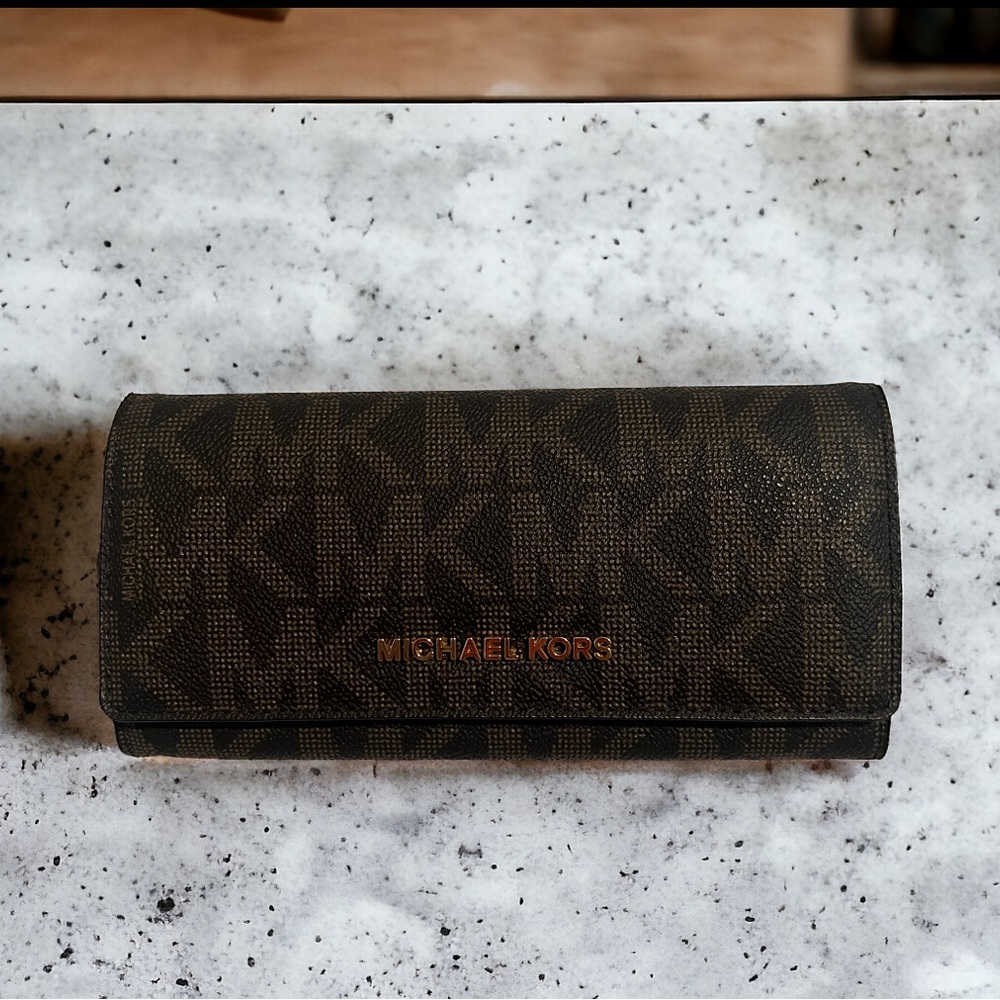 Wallet Designer By Michael By Michael Kors Size: Medium